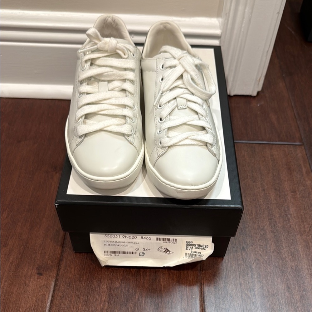 Gucci interlocking G logo sneakers